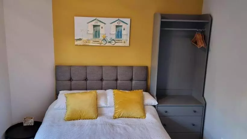 Quarto Basic, Rowcroft Lodge
