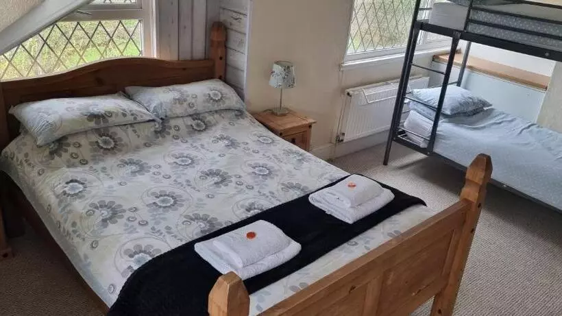 Quarto Familiar, Rowcroft Lodge