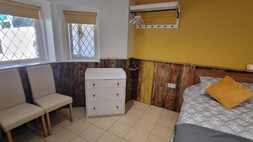 חדר סטנדרט עם מיטת קינג, Rowcroft Lodge