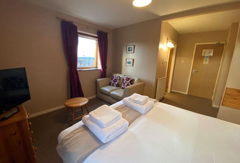 Номер Стандарт, Smithton