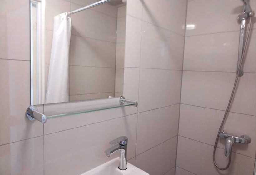 标准单人间, St Simeon