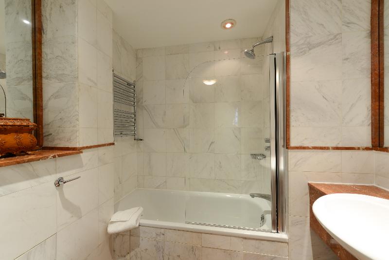 Deluxe Room with Balcony, Twenty Nevern Square