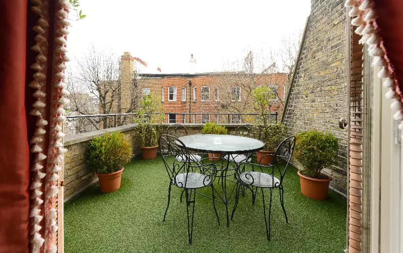 Deluxe Room with Balcony, Twenty Nevern Square