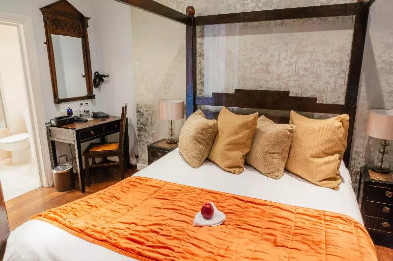 Deluxe Room, Twenty Nevern Square