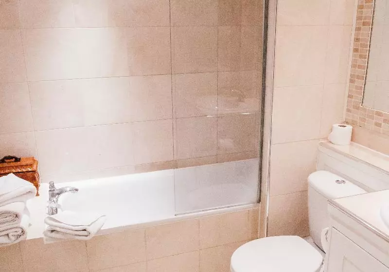 Deluxe Room, Twenty Nevern Square