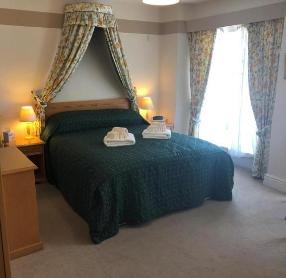 חדר סופריור, Yarn Market