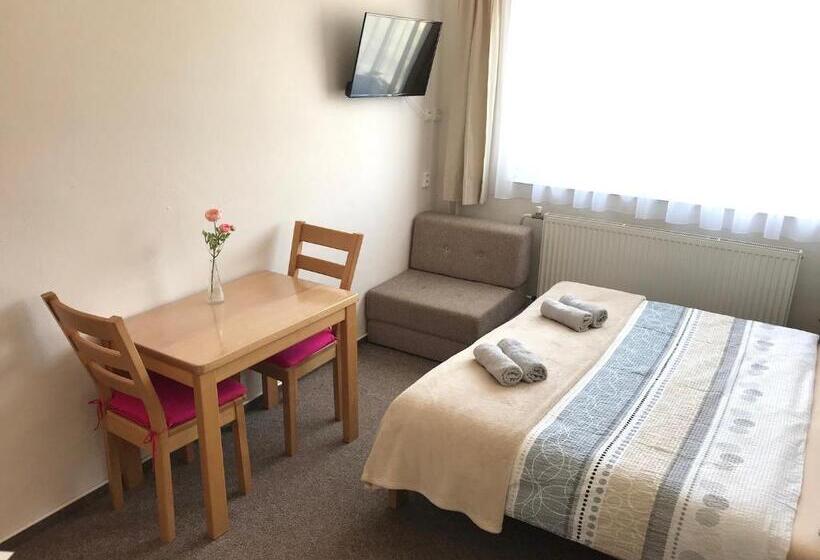 غرفة قياسية, Pension Crhan