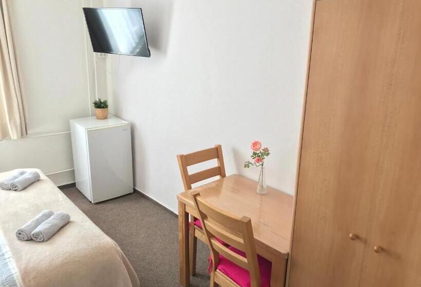 غرفة قياسية مطلّة علي الحديقة, Pension Crhan