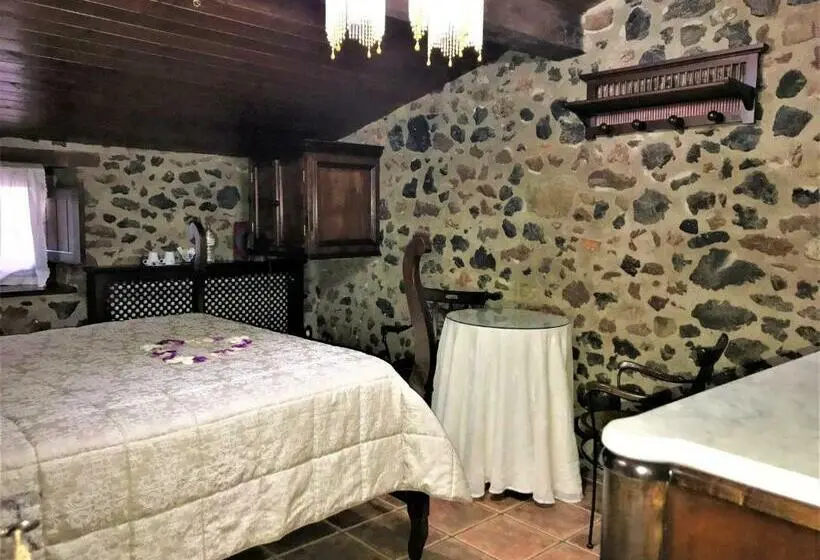 スタンダードルーム, La Casa Dels Poetes