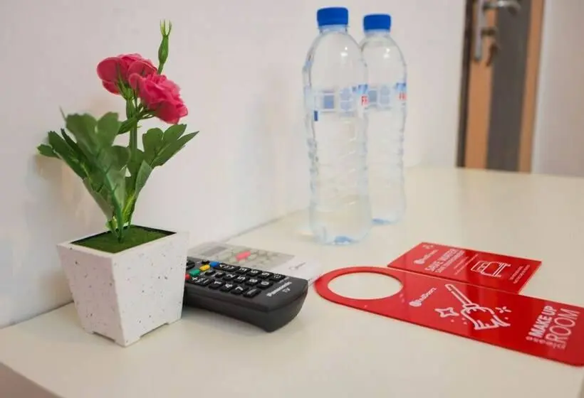 اتاق استاندارد, Reddoorz Near Plaza Araya 2