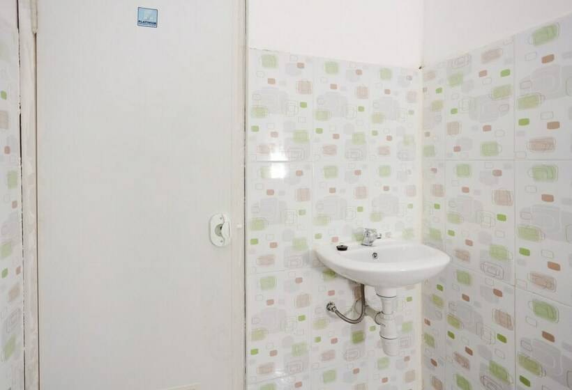 غرفة قياسية, Reddoorz Near Plaza Araya Malang