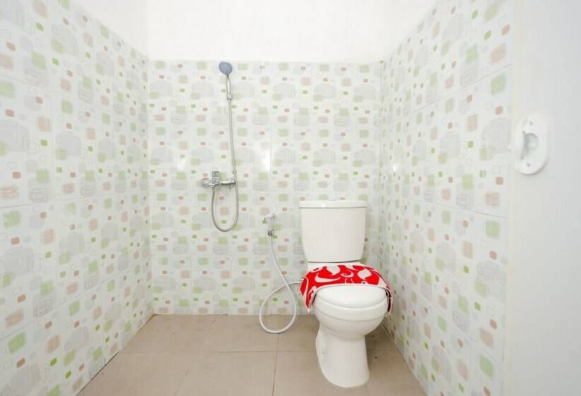 غرفة قياسية, Reddoorz Near Plaza Araya Malang