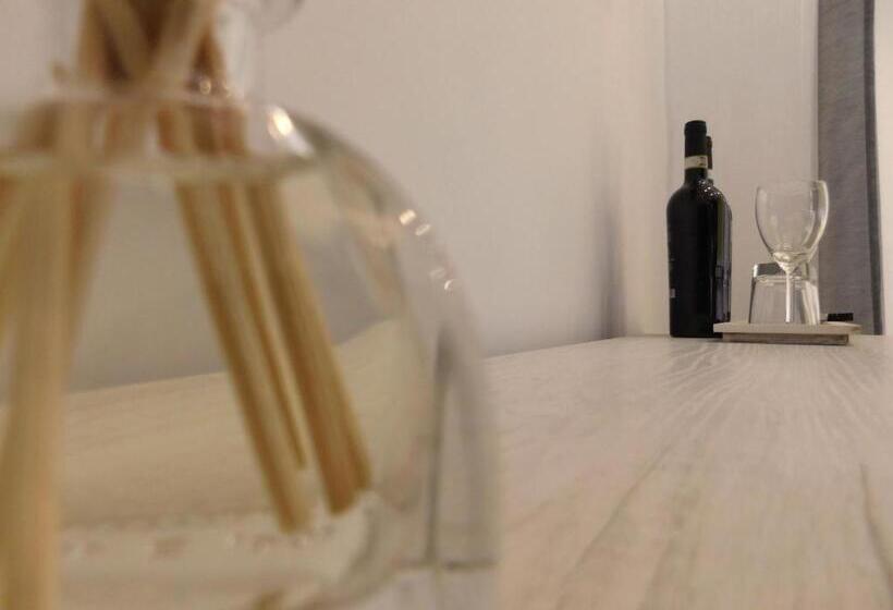 اتاق لوکس با تخت بزرگ, Scaramantico Rooms