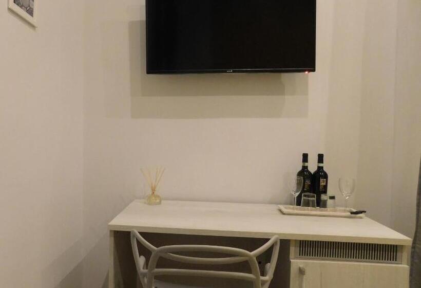 اتاق لوکس با تخت بزرگ, Scaramantico Rooms