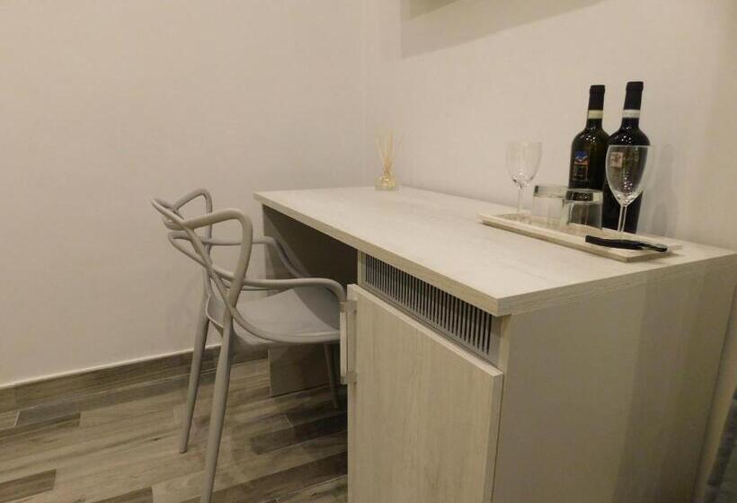 اتاق لوکس با تخت بزرگ, Scaramantico Rooms