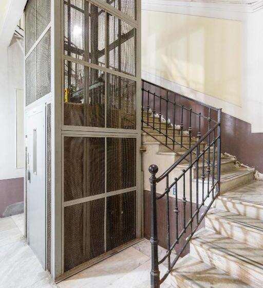 اتاق لوکس با تخت بزرگ, Scaramantico Rooms