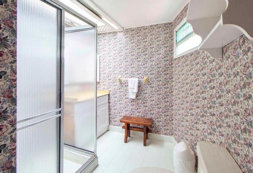 חדר סטנדרט לשלושה, Puntalarga