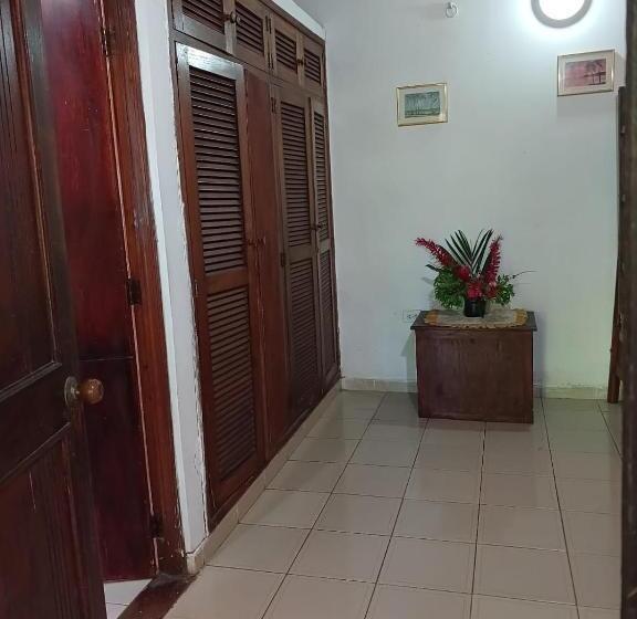 Chambre Familiale, Hospedaje Eden