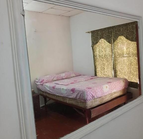 Chambre Triple Standard, Hospedaje Eden