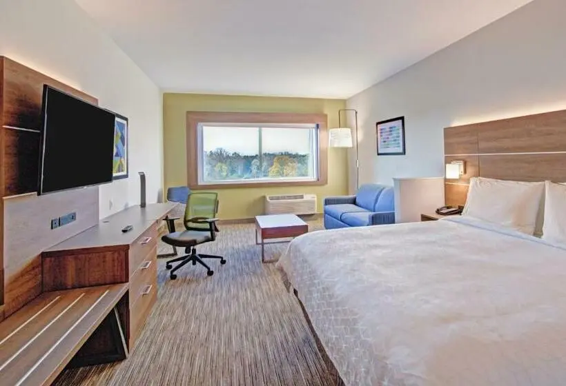 スイート, Holiday Inn Express & Suites Charlotte Southwest, An Ihg