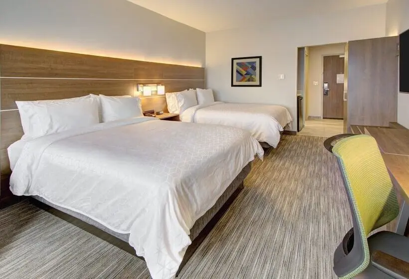 ２ダブルベッドのスタンダードルーム, Holiday Inn Express & Suites Charlotte Southwest, An Ihg