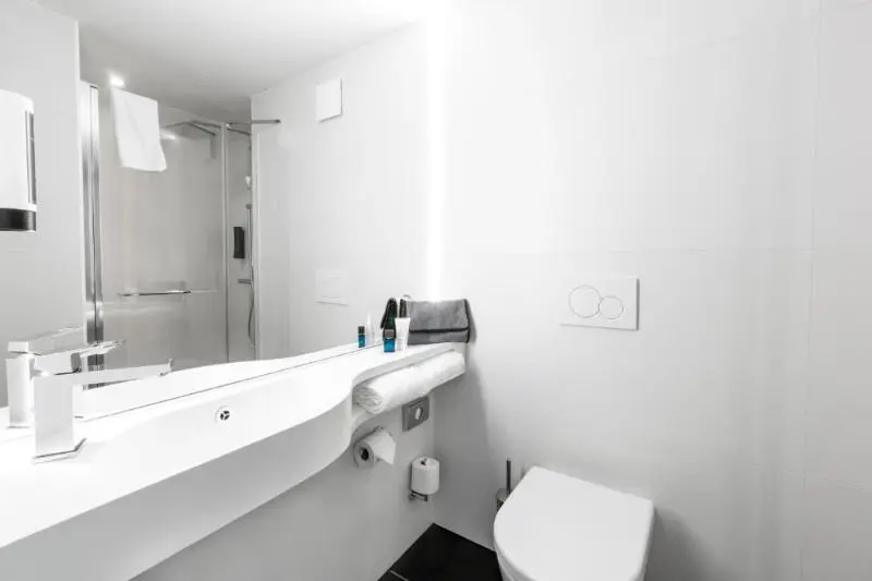 身障者適用クイーンサイズベッドルーム, Hampton Inn & Suites Deptford