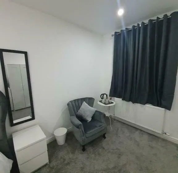 デラックスルーム, Beautiful Rooms Shaw St And Pine St