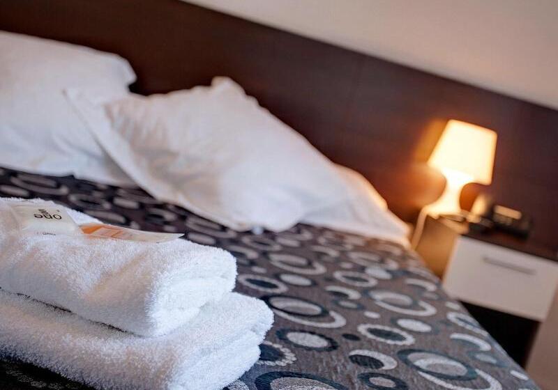 스탠다드 룸 킹사이즈 침대, Tru By Hilton Radford, Va