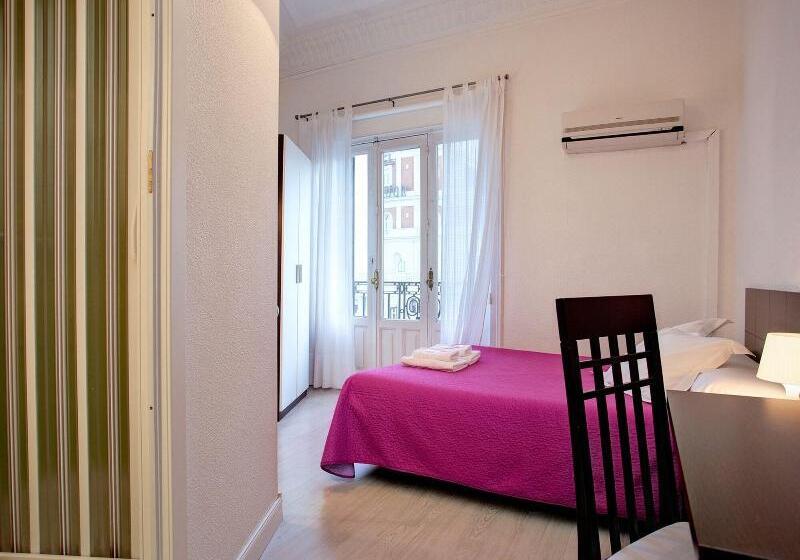 스탠다드 룸 킹사이즈 침대, Tru By Hilton Radford, Va