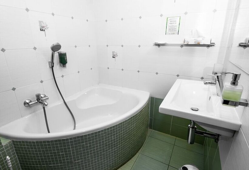 コンフォートルーム, Eco Friendly Hotel Dália