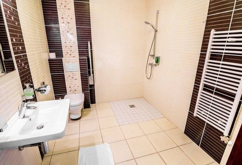 コンフォートルーム, Eco Friendly Hotel Dália