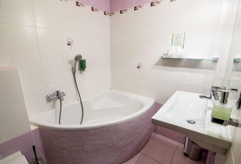 コンフォートルーム, Eco Friendly Hotel Dália