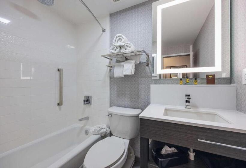 Standart Oda, Best Western Downtown Plus Music Row