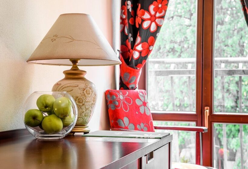 コンフォートルーム, Eco Friendly Hotel Dália