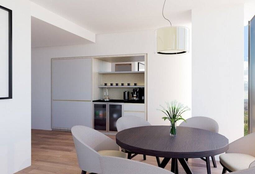 سوئیت مستر, Torre Melina, A Gran Meliá