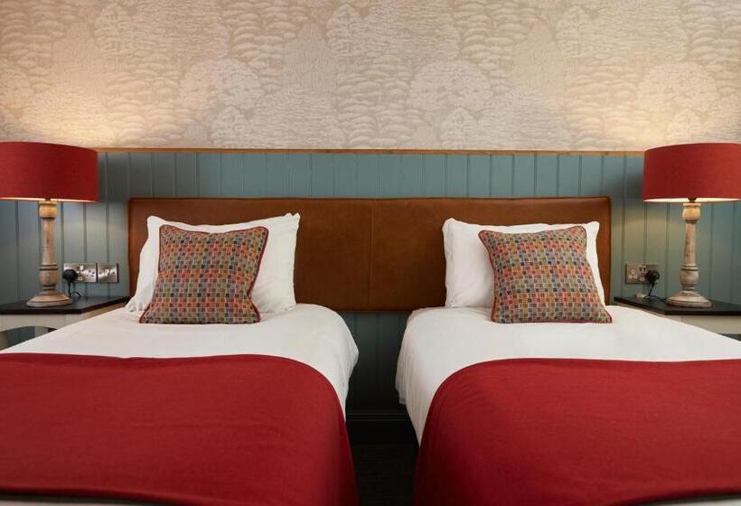 带大床的标准间, Feathers By Chef & Brewer Collection