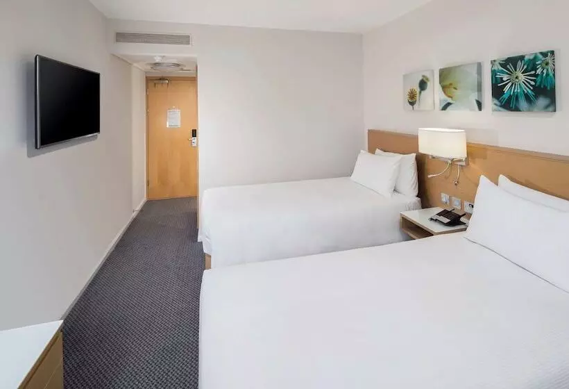 اتاق استاندارد, Hilton Garden Inn Bristol City Centre