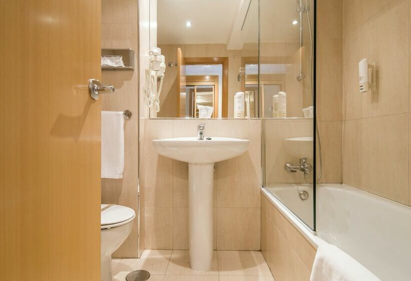 اتاق استاندارد, Infanta Mercedes