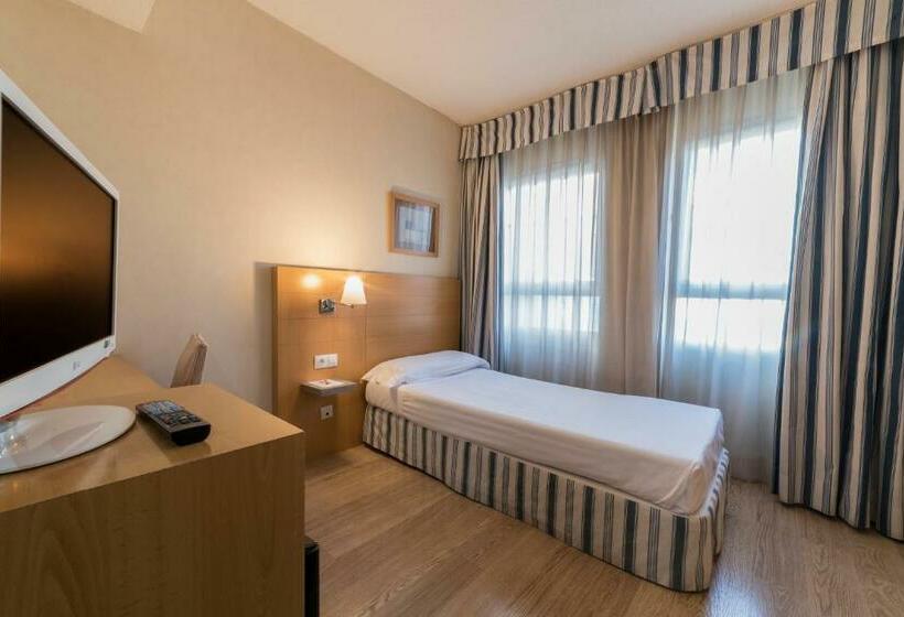 اتاق استاندارد یک نفره, Infanta Mercedes