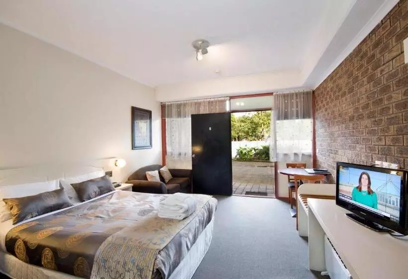 Standard-invahuone, Lorne Coachman Inn