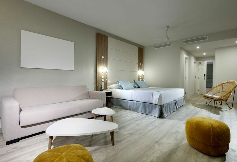 جناح جونيور مطلّ علي البحر, Benalma Costa Del Sol