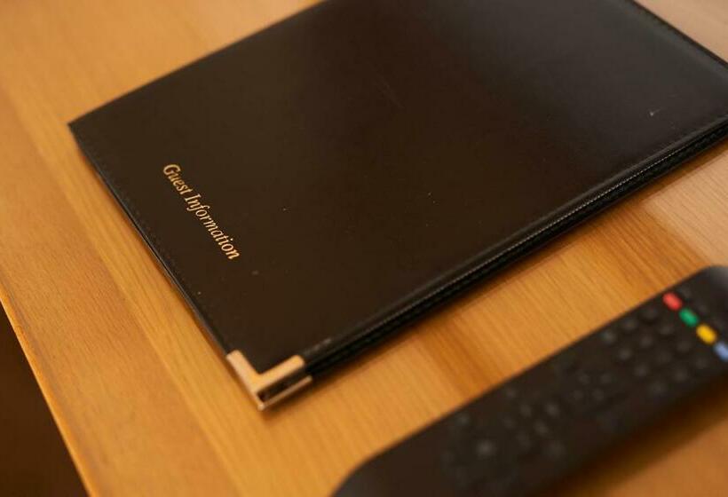 ファミリールーム, The New Inn