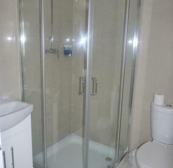 ファミリールーム, The New Inn