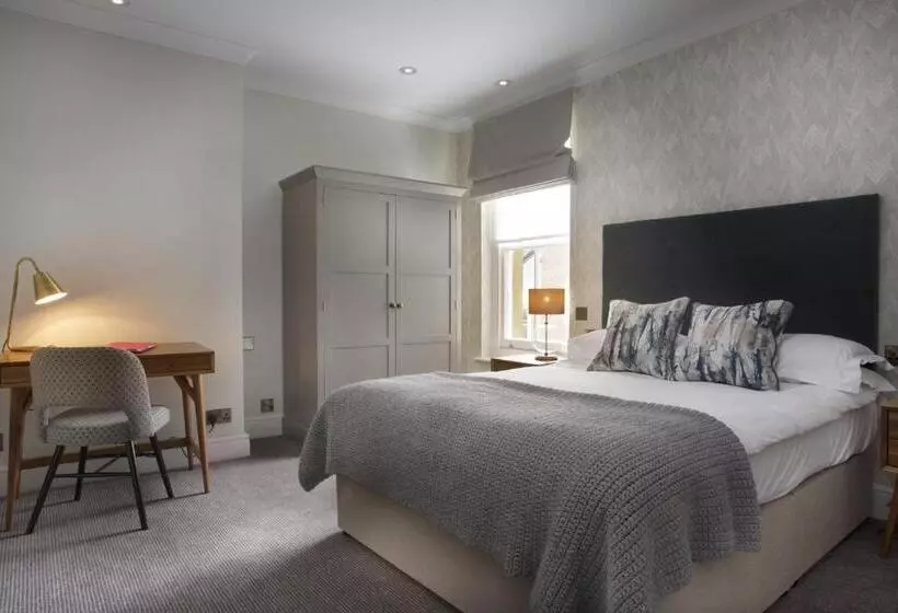 Standard Room, The Royal Wells