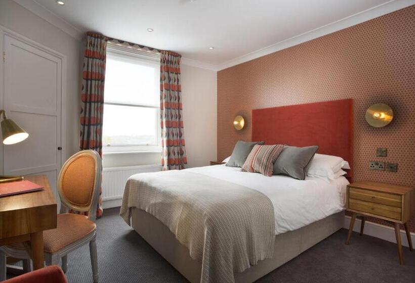 غرفة قياسية, The Royal Wells