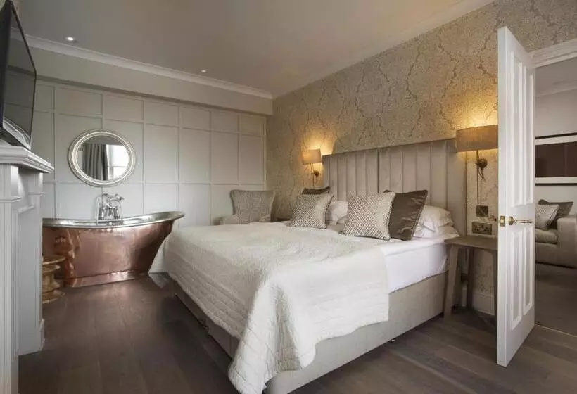 Deluxe Room, The Royal Wells