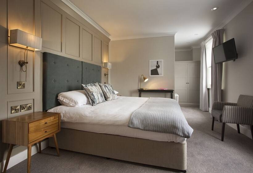 غرفة قياسية, The Royal Wells