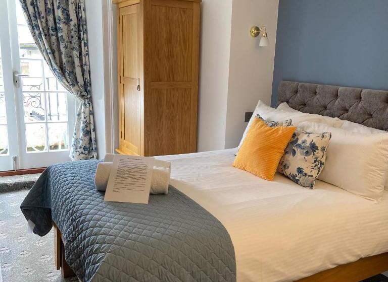 غرفة قياسية مطلّة علي البحر مزوَّدة بشُرفة, The Slipway B&b