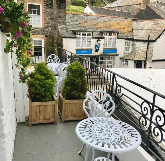 豪华海景房带阳台, The Slipway B&b