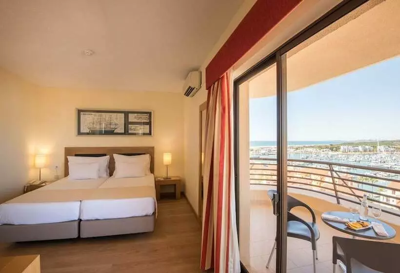 سوییت جونیور, Vila Gale Marina